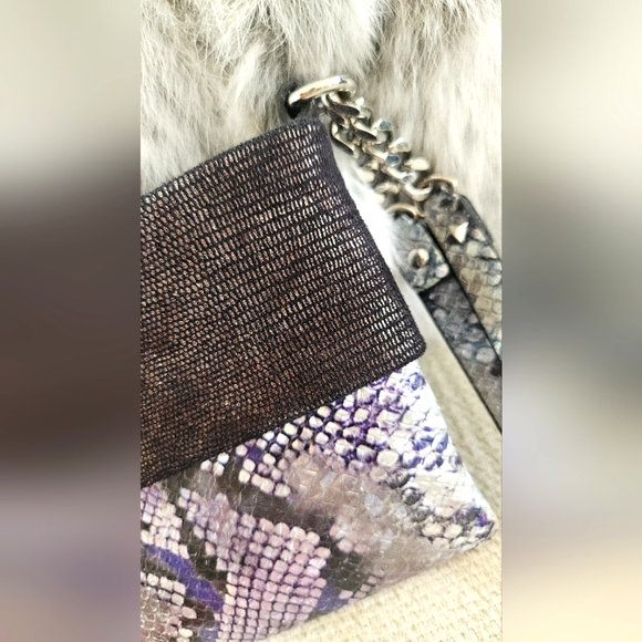 NWOT Vera Wang Black and Purple Iridescent Snake Skin Clutch - Picture 6 of 7